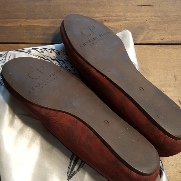 Like New Charles Philip Skull Flat 9 - Picture 5 of 6